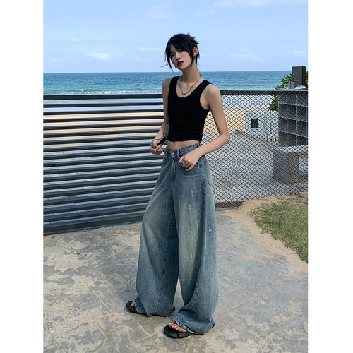 四喜家宽松显瘦高腰抓痕牛仔裤