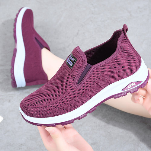 2025新款老北京布鞋女中老年妈妈鞋防滑软底老人鞋一脚蹬平底单鞋