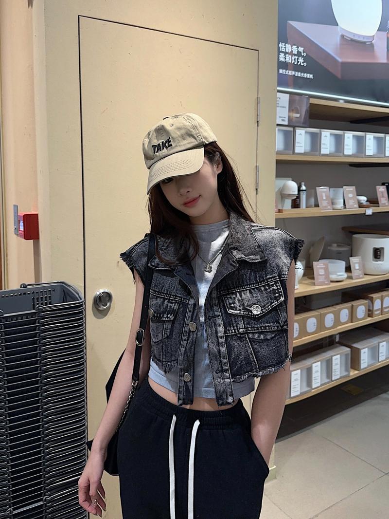 牛仔马甲女短款百搭宽松2025春秋装新款韩版无袖坎肩外搭背心外套