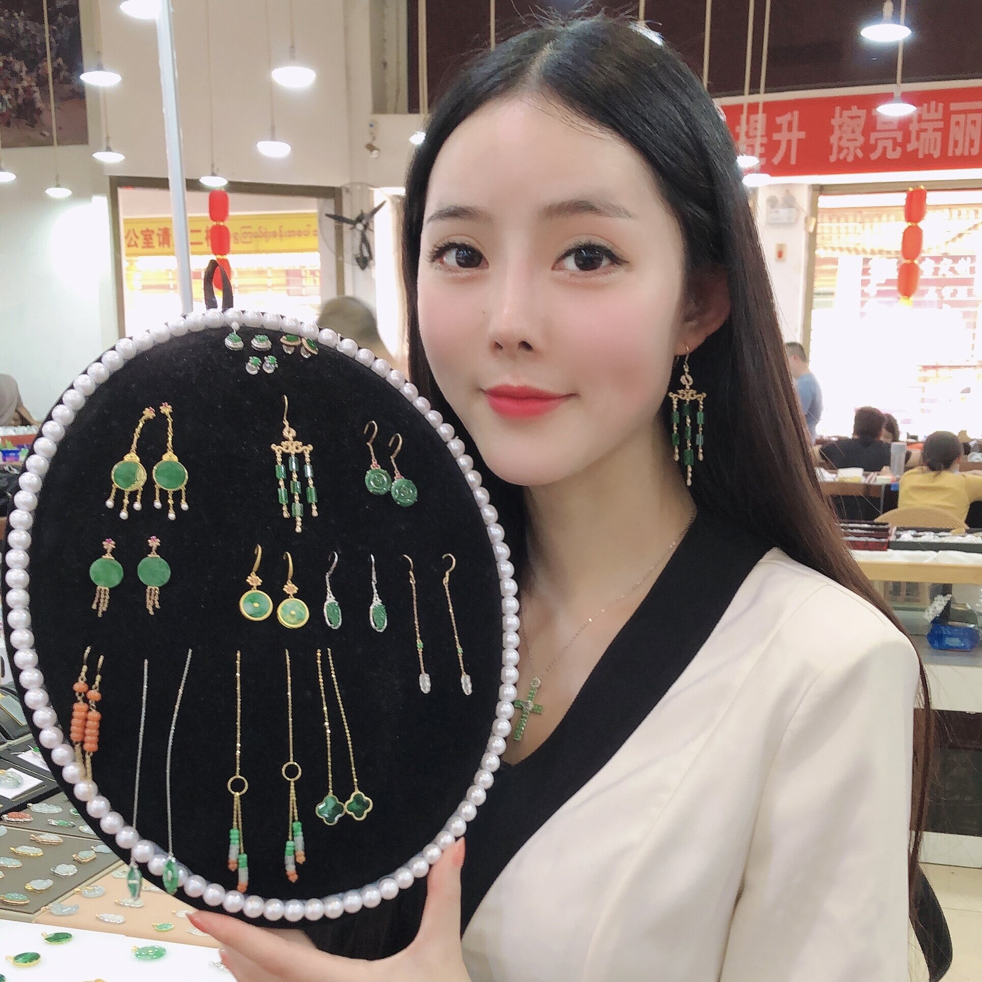 18K金镶嵌翡翠耳钉女天然A货冰种蛋面阳绿玉石耳坠耳环耳饰显气质_虎窝淘