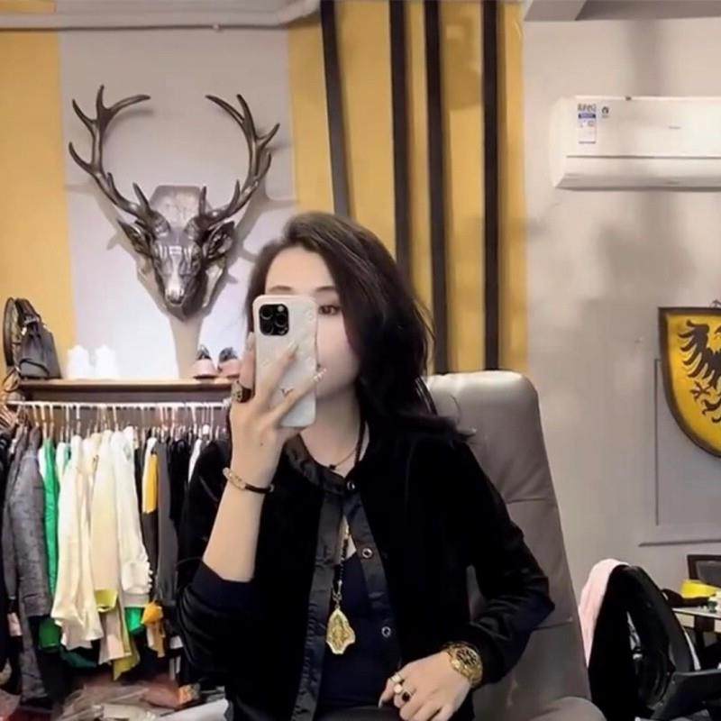 欧洲站黑色丝绒圆领短款显瘦外搭外套上衣女春秋新款时尚大码潮