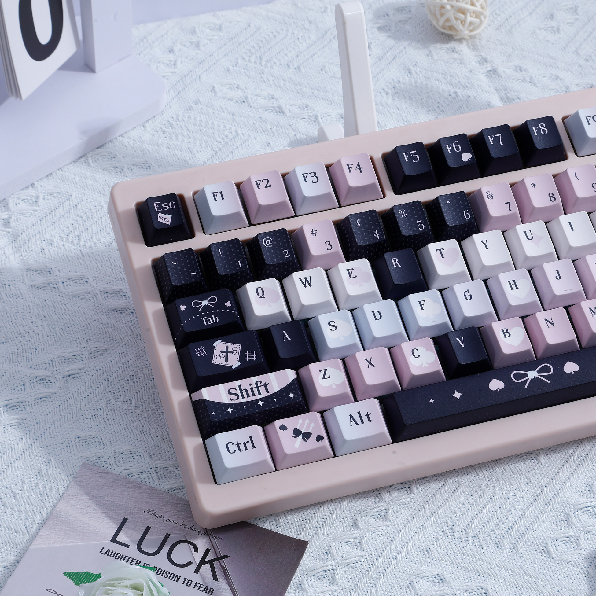 嗨前沿未知心黑粉键帽原创可爱黑色粉色PBT透光键盘键帽,电脑硬件/显示器/电脑周边,键帽,淘宝优惠券,粉丝福利购,淘宝优惠卷