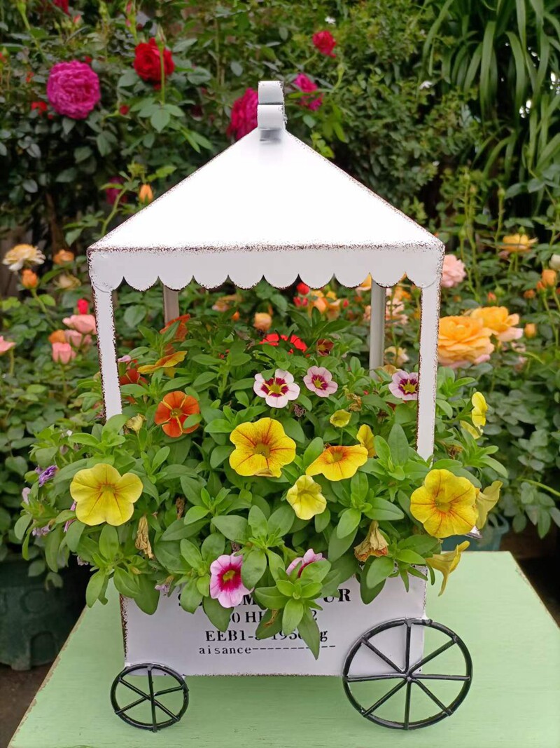 包邮促销 日系复古做旧法文印字铁艺四轮小花车花盆 特色园艺花盆