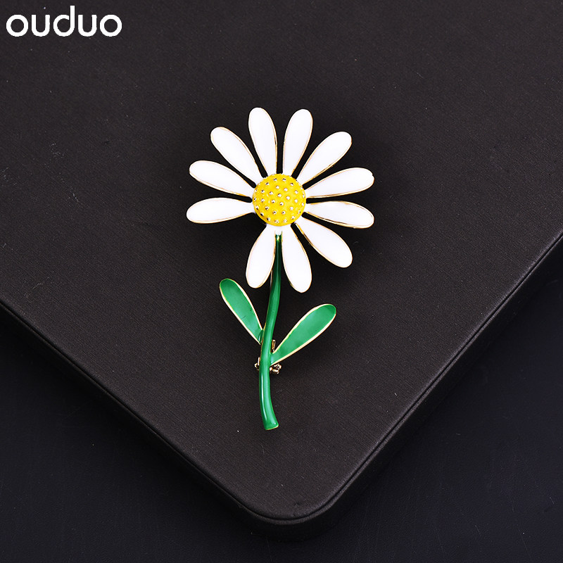 权志龙同款大花瓣雏菊胸针