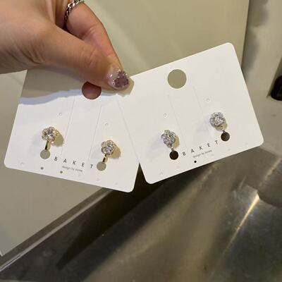 3.24韩国东大门baket耳饰切割花瓣单钻耳夹