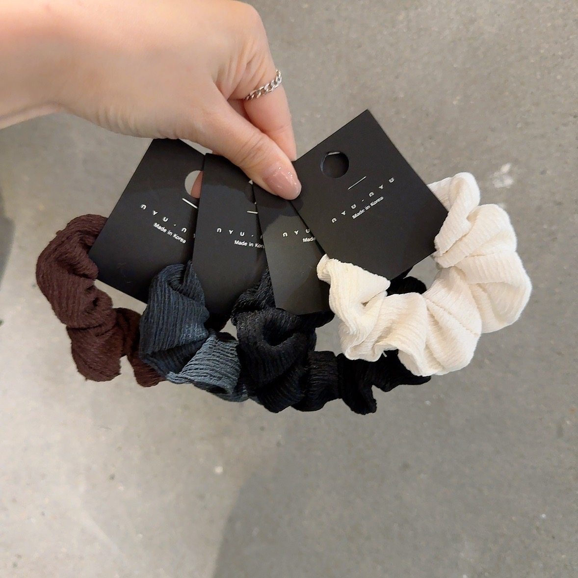 10.25韩国nyunyu发饰纹理褶皱简约大肠发圈