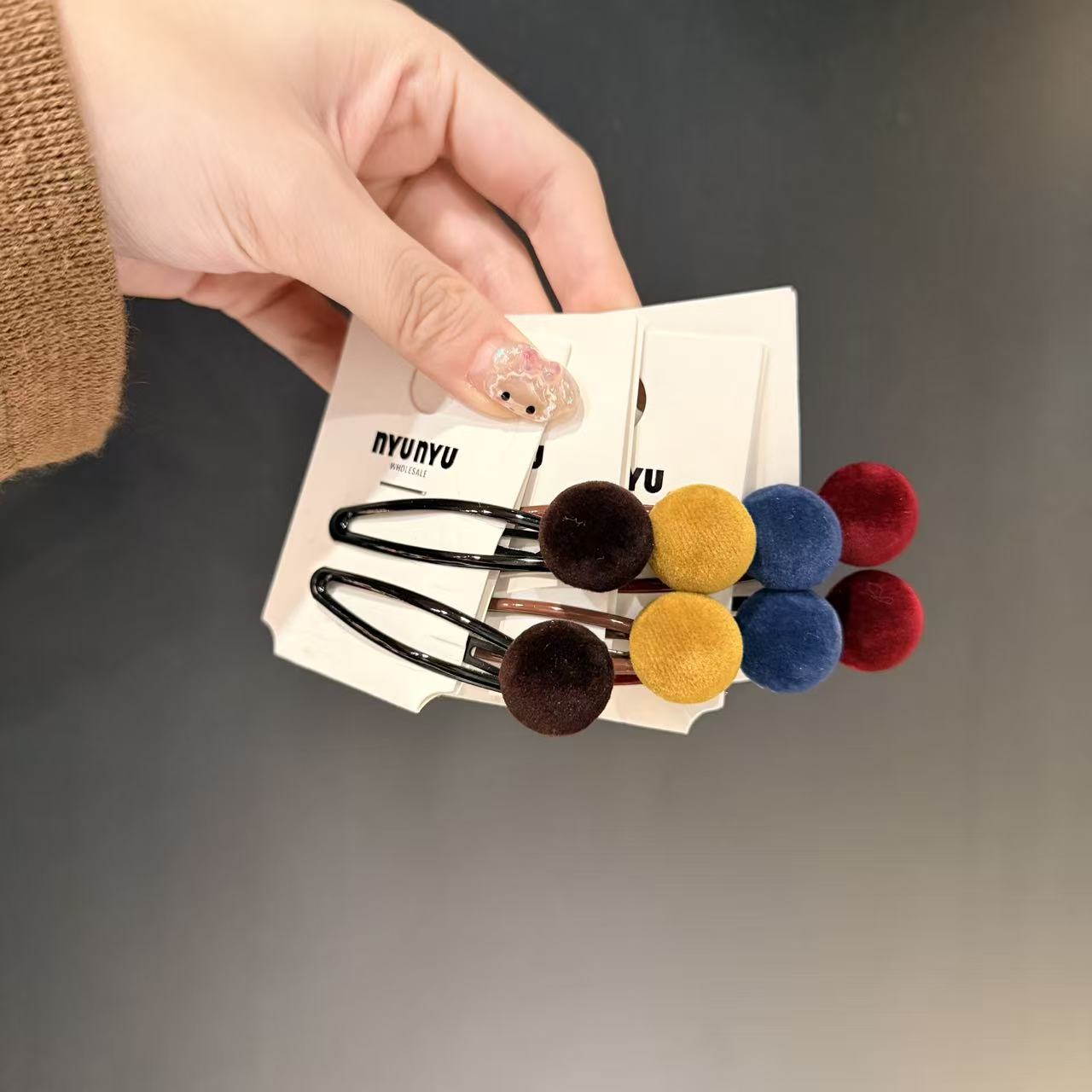 12.12韩国东大门nyunyu发饰绒面圆扣可爱BB夹