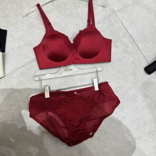 12.25韩国东大门flora秋冬蕾丝蝴蝶结舒适聚拢内衣内裤套组