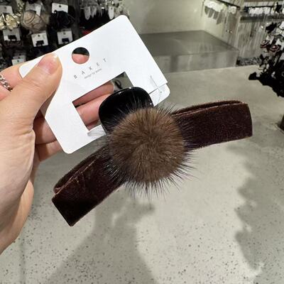 10.25韩国东大门baket发饰新款丝绒水貂毛球球大号抓夹鲨鱼夹