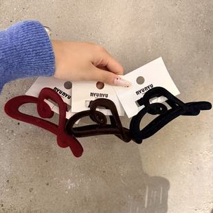 12.26韩国东大门nyunyu短绒爱心线条衣架抓夹简约