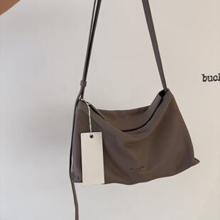 8.31韩国东大门bucksleather中号磁吸扣方盒子包斜挂单肩