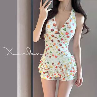 夏日水果泳衣女士绝美分体2026新款 挂脖纯欲荷叶边温泉度假两件套
