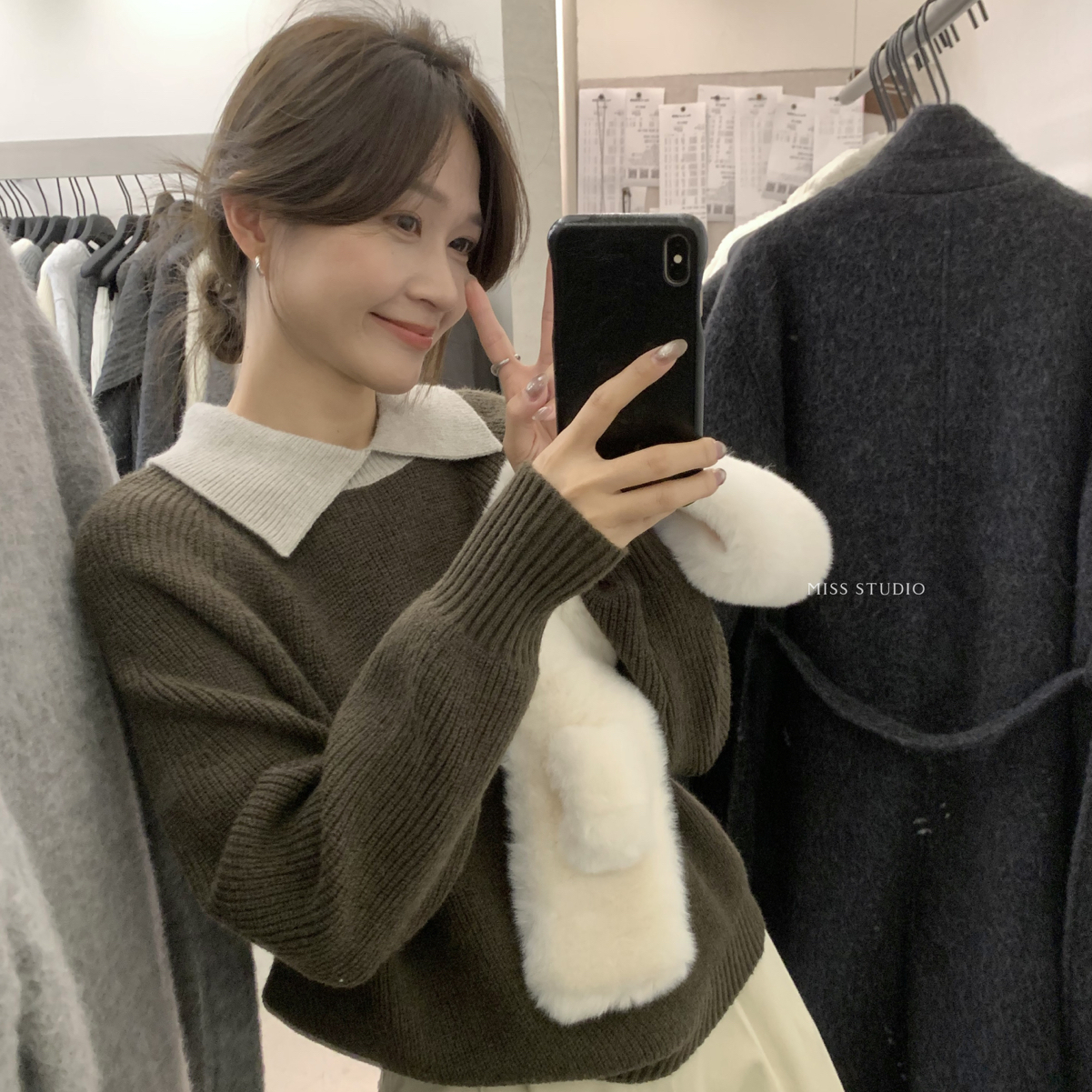 简约气质百搭拼色翻领保暖毛衣