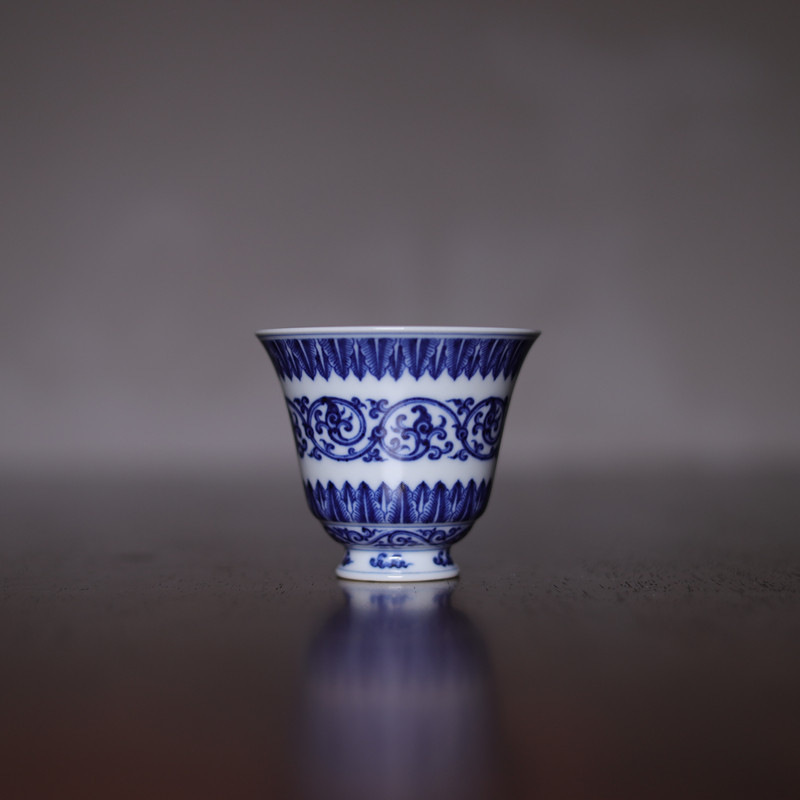 景德镇 小雅 阮定荣造 仿明芭蕉双钩莲 铃铛杯