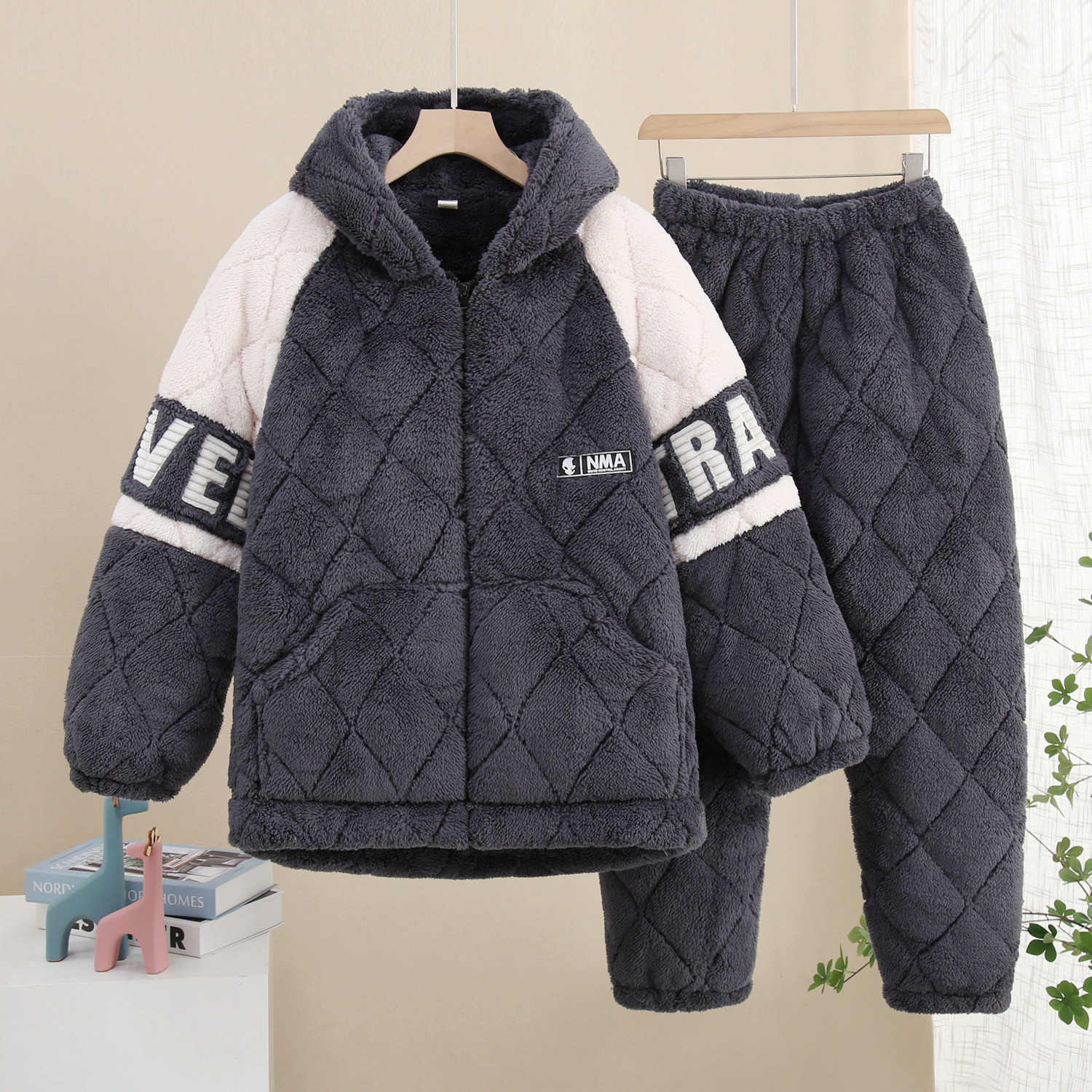 冬季三层夹棉加绒加厚珊瑚绒睡衣男士加绒法兰绒家居服套装可外穿