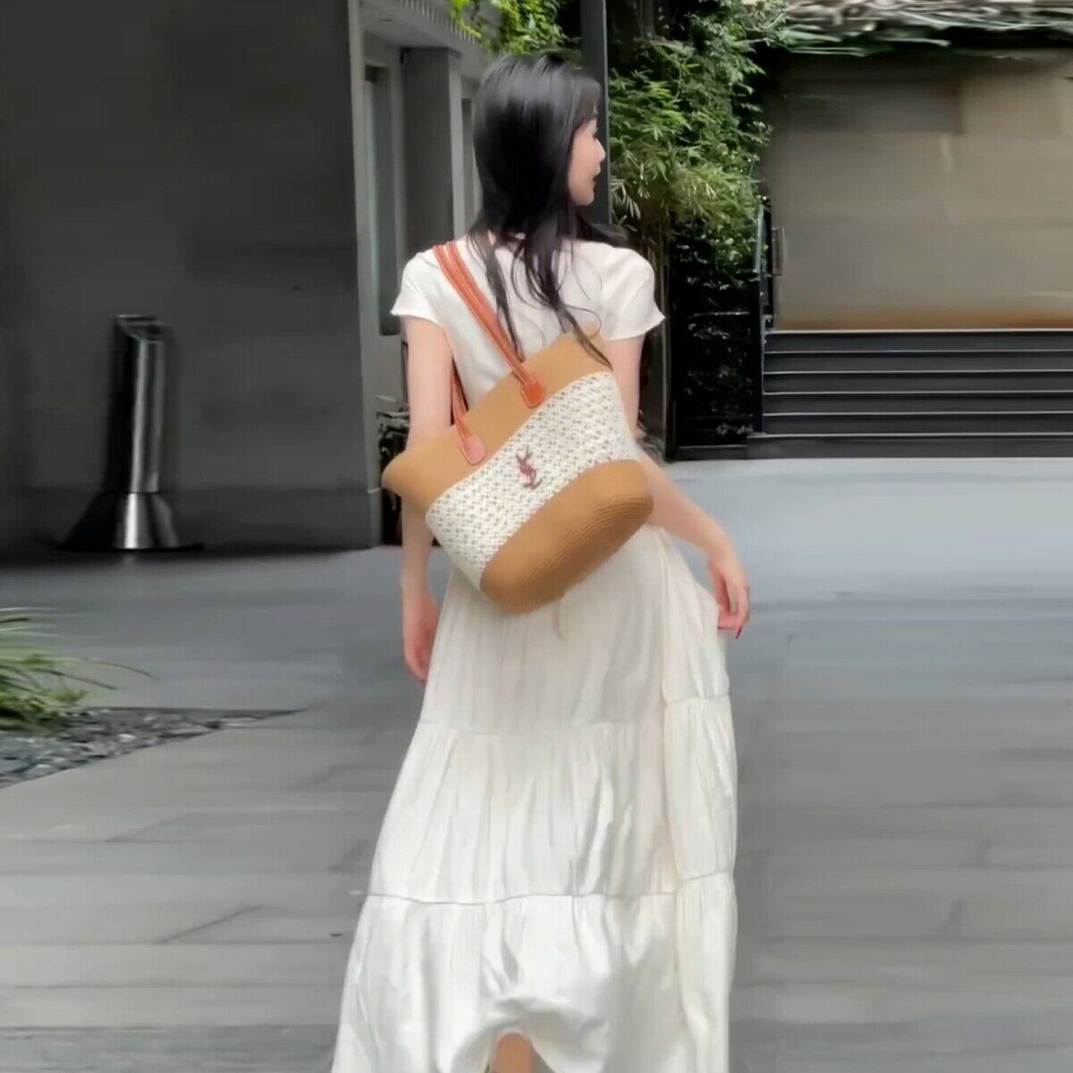 女童白色连衣裙2026夏季新款飞袖帖花边背心裙中大童甜美公主裙潮