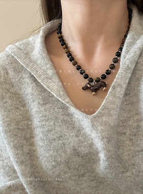 腊肠狗吊坠虎眼石串珠项链女秋冬新款复古轻奢优雅百搭颈链毛衣链