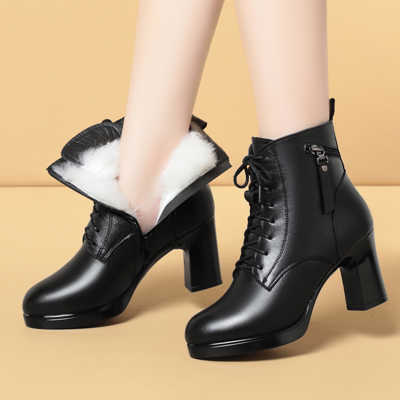 苏二十七马丁靴羊皮毛一体聚氨酯