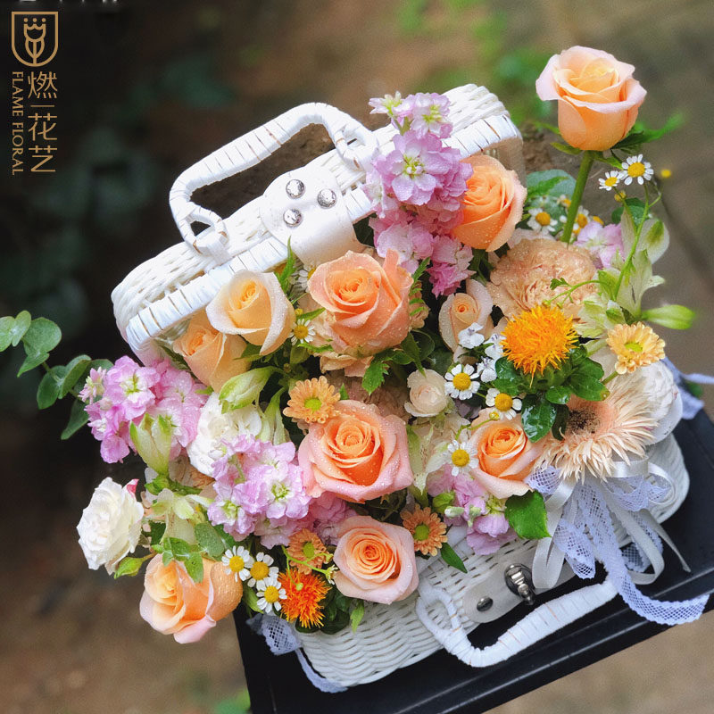 藤编花篮520七夕教师节生日送老师妈妈老婆女友武汉鲜花同城