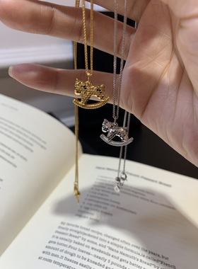 新款精工碎冰冰摇摇马项链925银波光粼粼旋转木马吊坠颈链