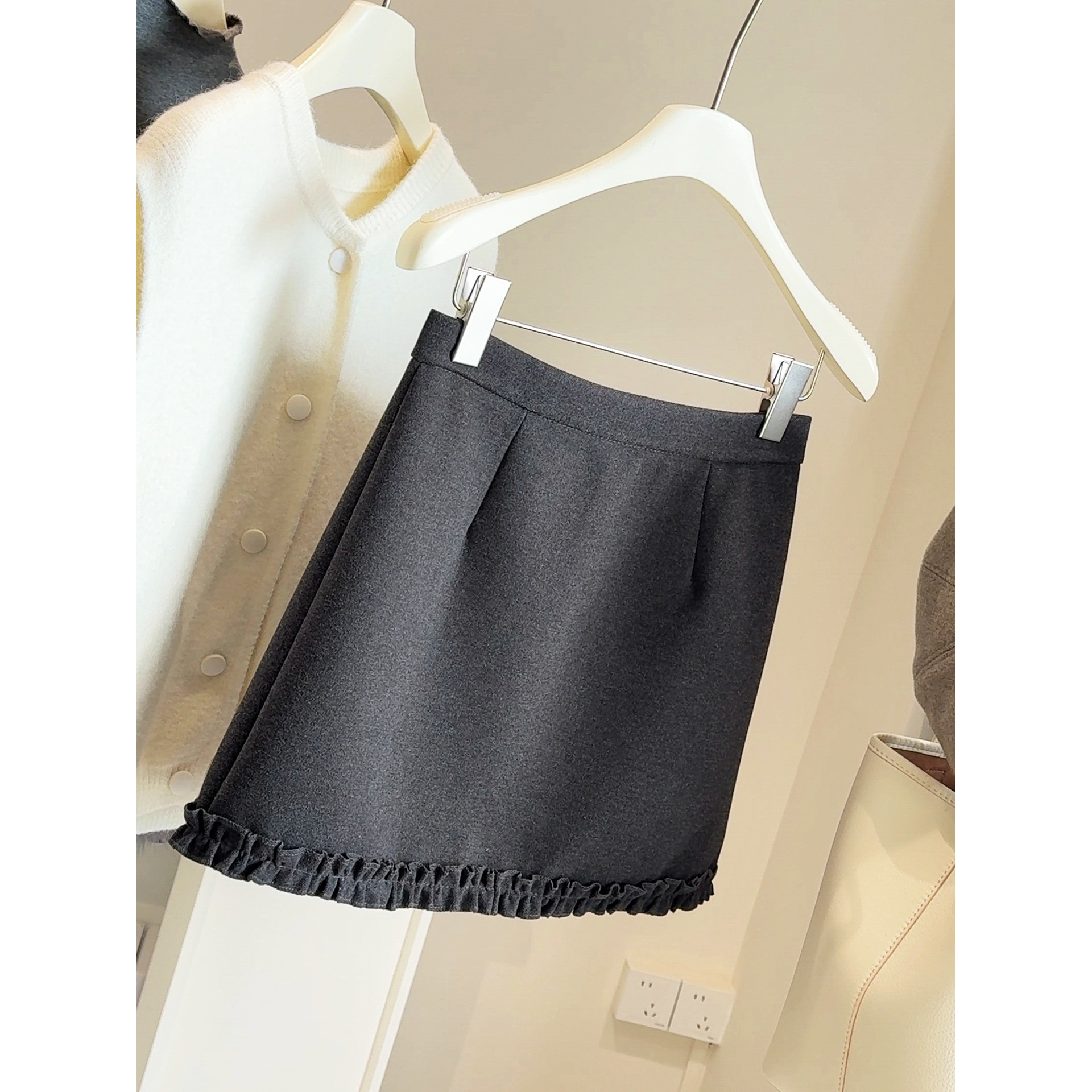 木耳边裙摆毛呢半身裙女秋冬韩系高腰显瘦百搭呢子防走光包臀短裙