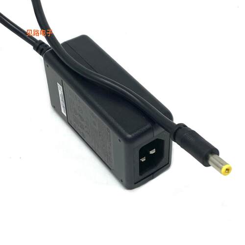 TR9CA3000CCP-CIMR6B -[全新AC/DC DESKTOP ADAPTER 5V 15W]