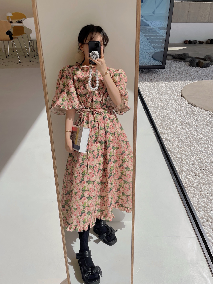 Foam sleeve dress with broken flowers and Auricularia