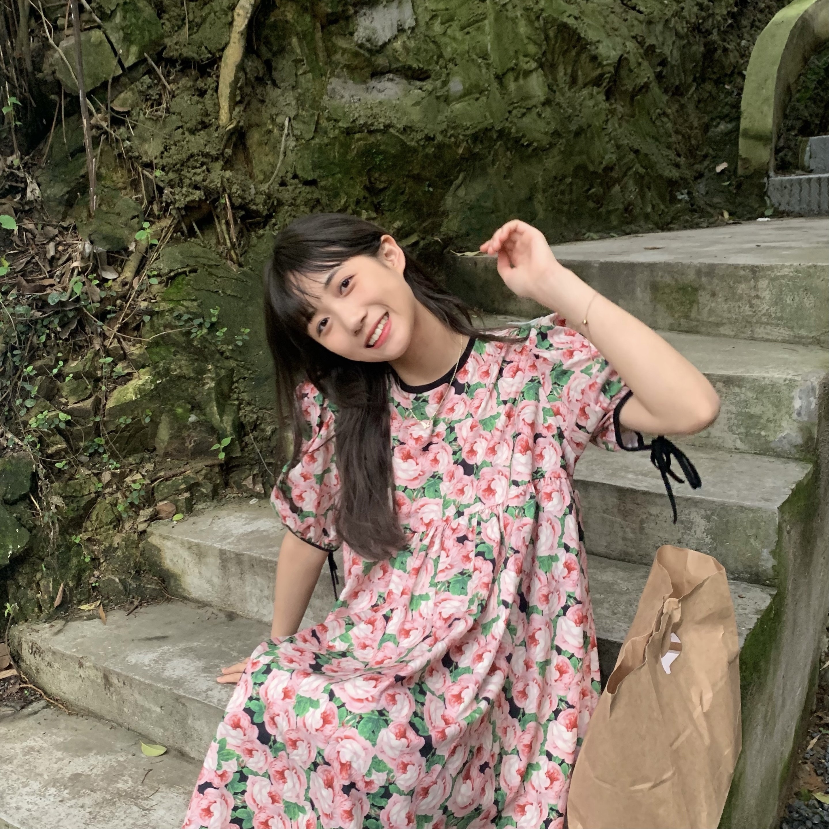 Real price, retro and sweet first thought of chiffon bubble sleeve floral skirt