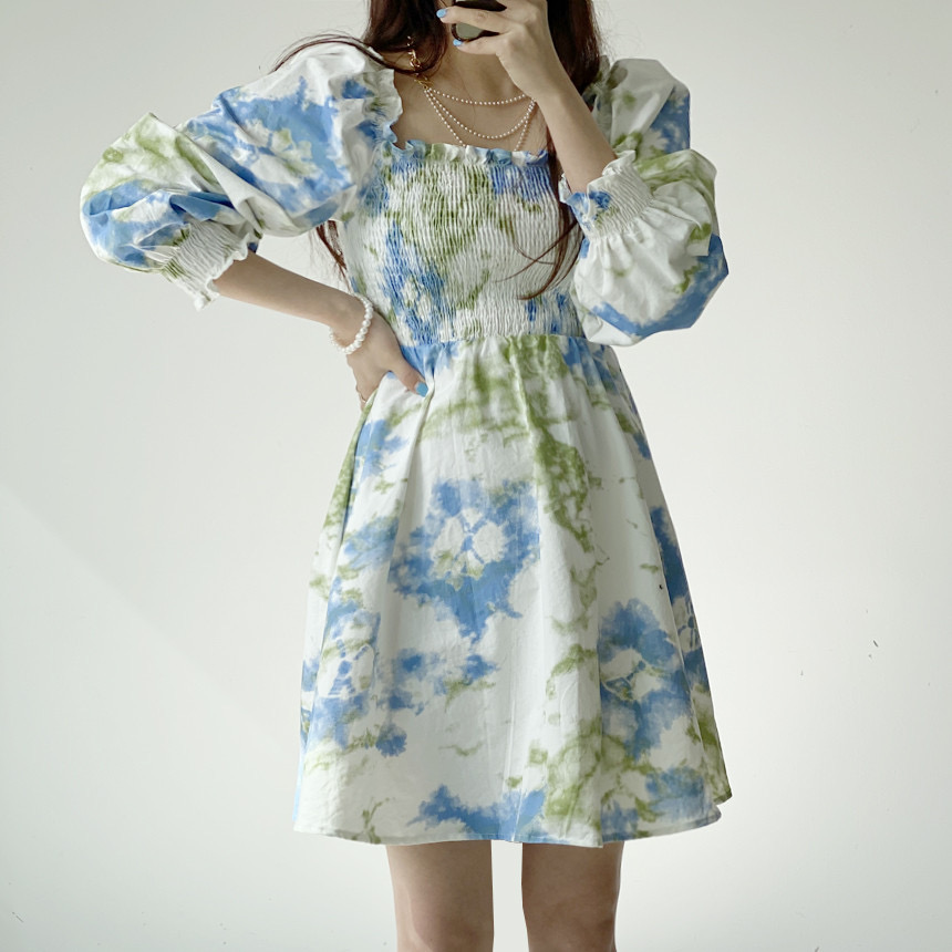 Square collar dyed dress