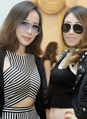 飞行员太阳镜娃娃同款