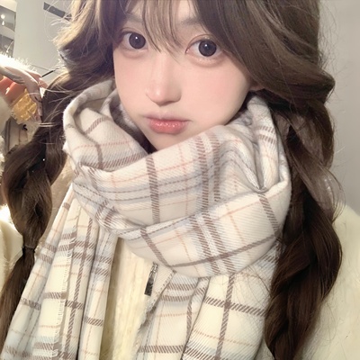 围巾女款2025新款冬奶呼呼米色高级格子围脖加厚学生韩系氛围感