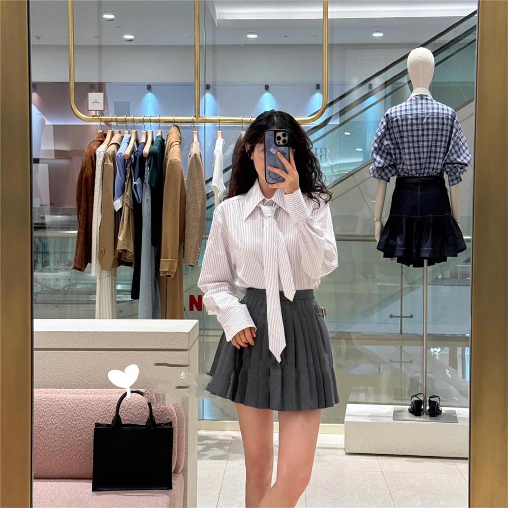 maSande2025早秋新款女可拆卸领带白色竖条纹衬衫上衣SFPCM01538