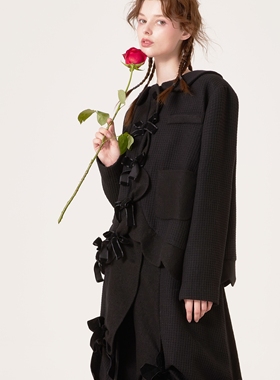 En blanc.原创设计黑色提花千鸟格纹拼接花瓣边丝绒系带外套