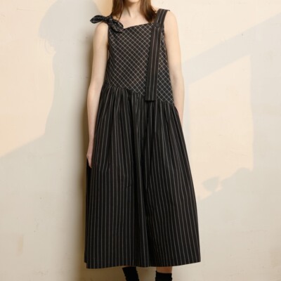 En blanc.ligne crème原创设计不对称拼接系带裙裤