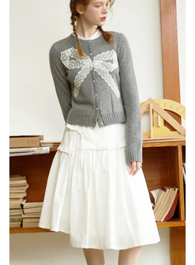 En blanc.ligne crème原创设计灰色蕾丝拼贴蝴蝶结羊毛开衫