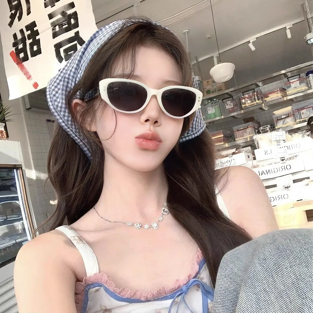 ins同款白色猫眼墨镜女高级感复古辣妹防紫外线太阳眼镜