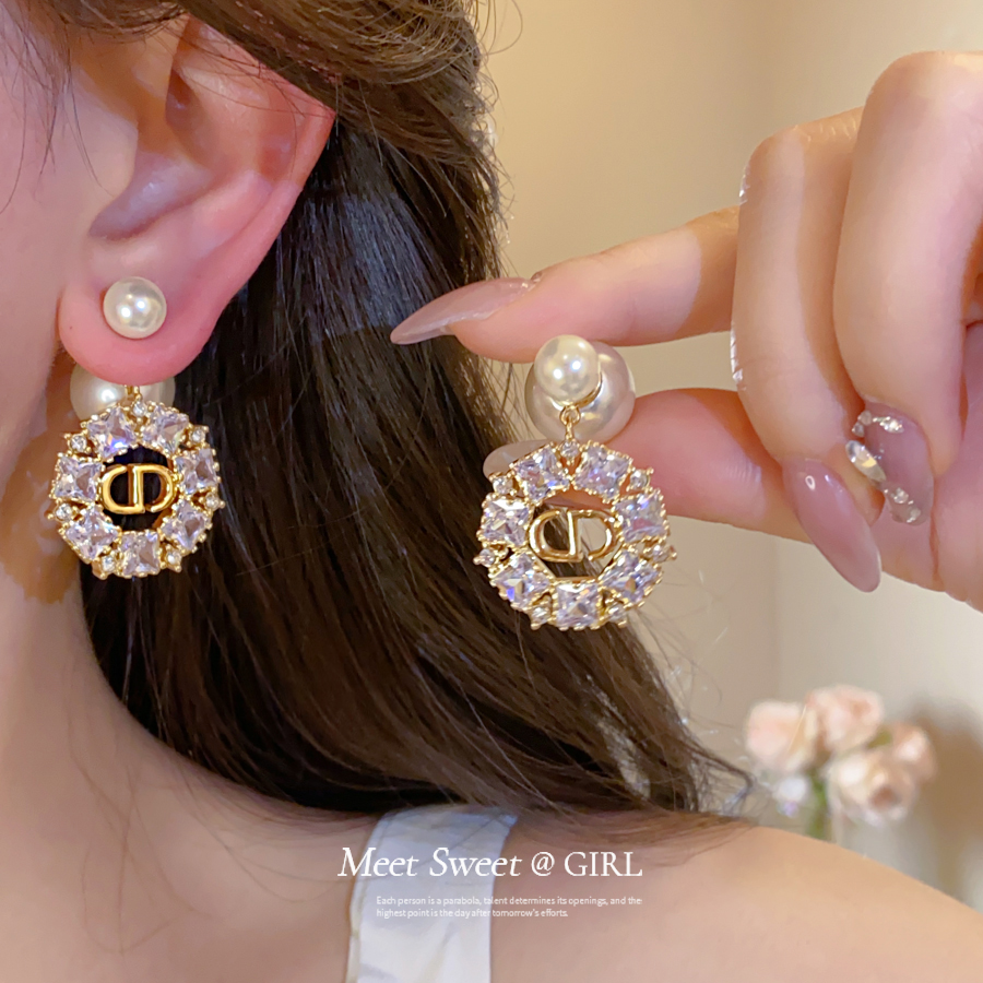 前后珍珠金色圆形满钻字母耳环小众高级感复古潮流耳饰时尚耳钉女