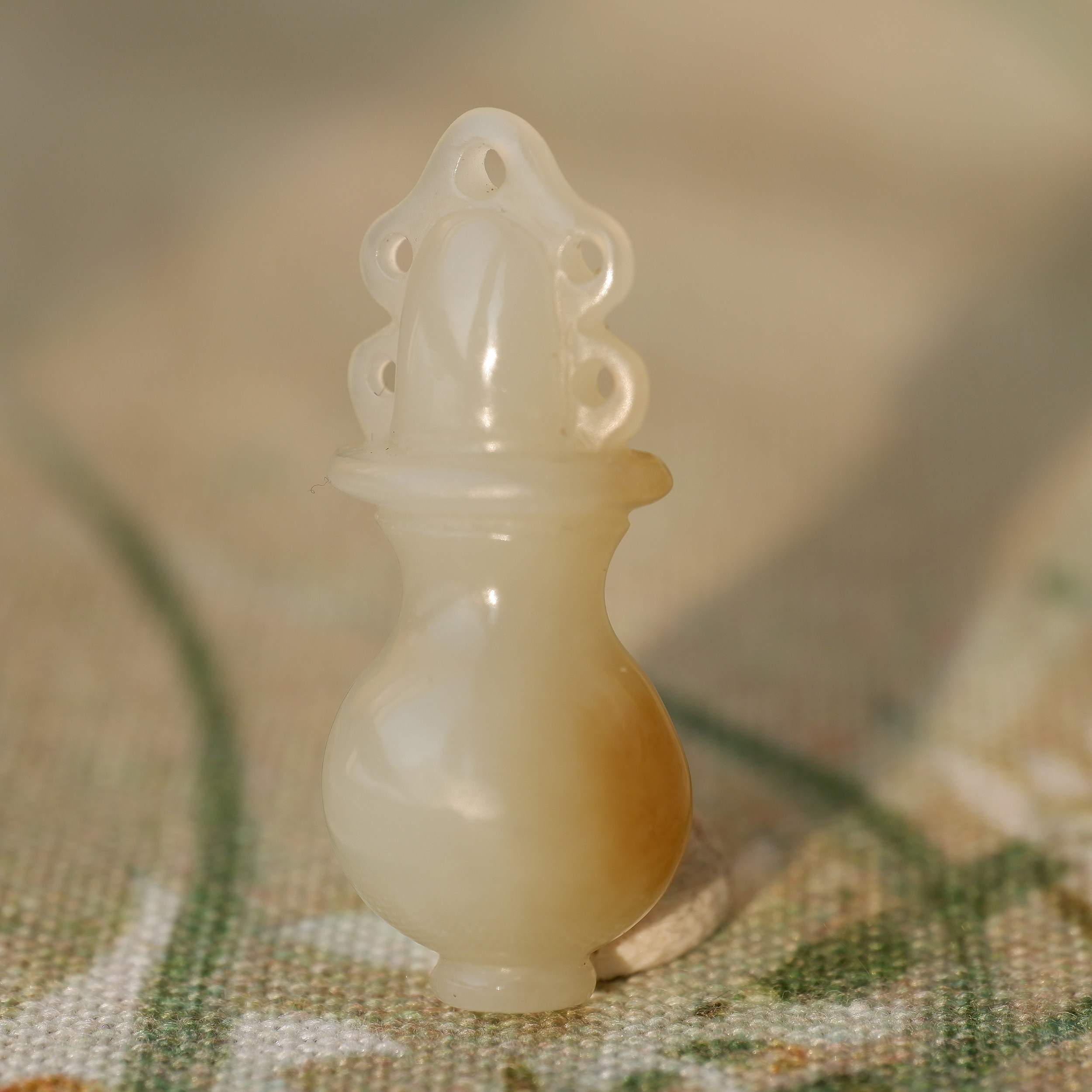 王实斋珠宝/新疆山料和田玉糖白玉平安玉瓶挂件吊坠白润小XY78