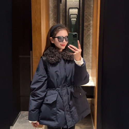 90白鹅绒莫斯娜羊皮毛鹅绒服