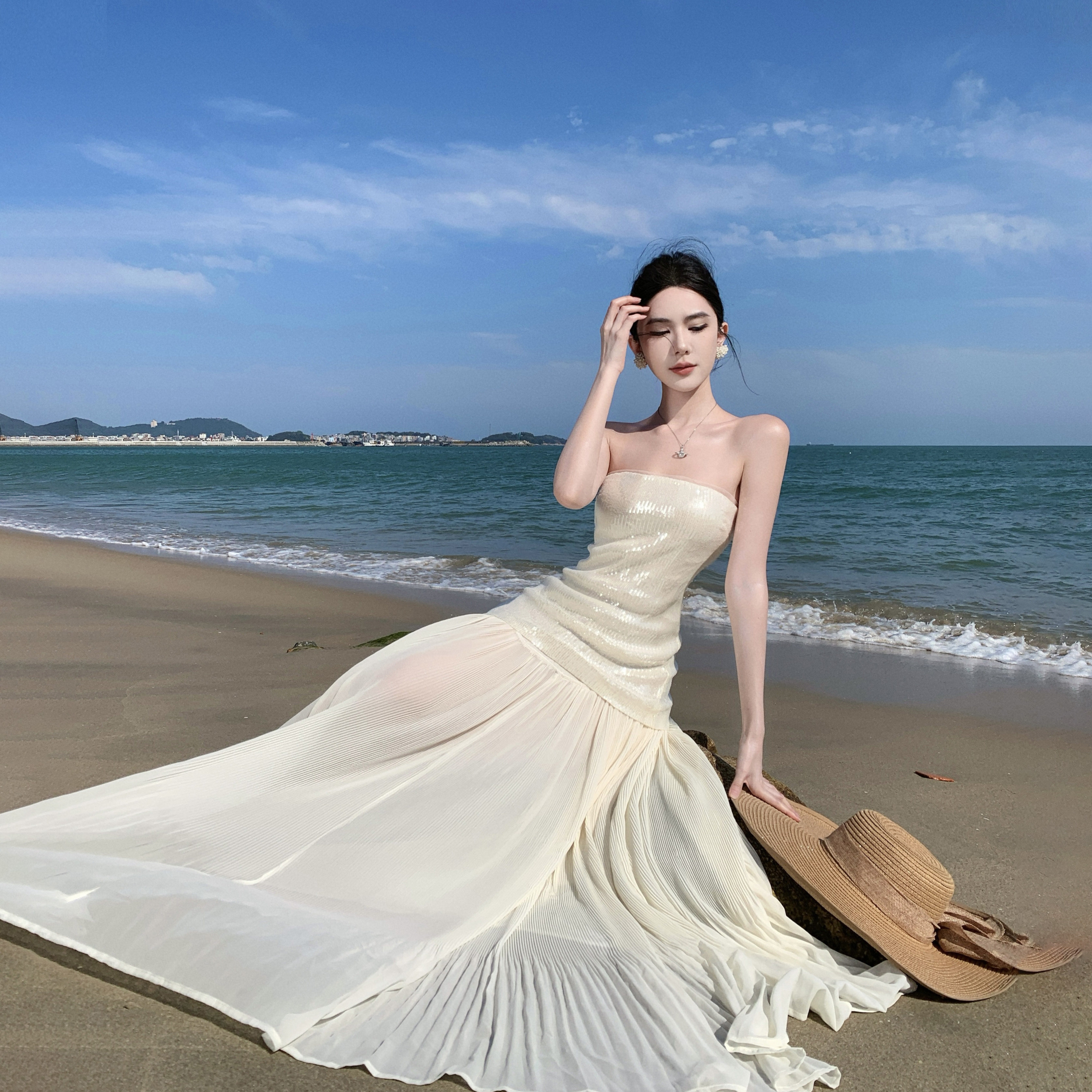 法式高级感海边度假长裙夏季气质名媛拖地长裙抹胸亮片拼接连衣裙