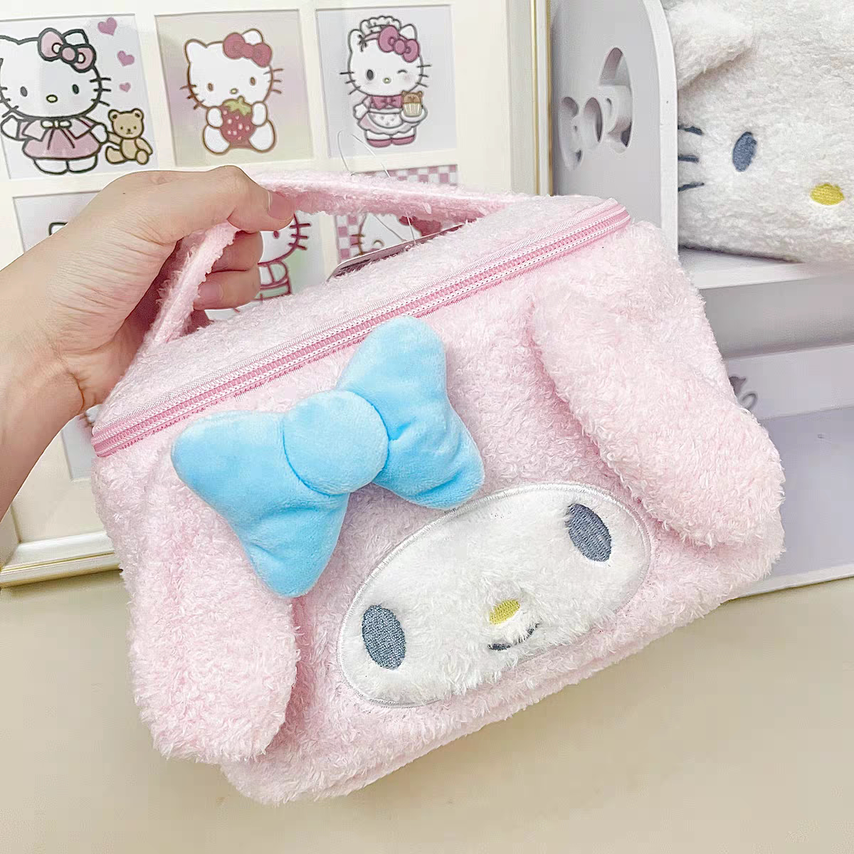 可爱卡通大容量毛绒化妆包hellokitty美乐蒂化妆品收纳便携包包