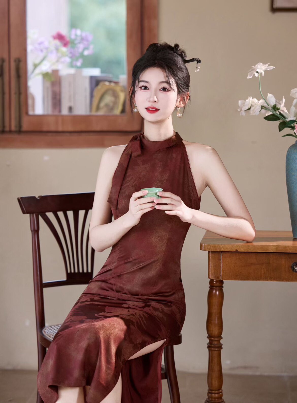 挂脖无袖红色订婚旗袍2026气质显瘦修身高级连衣裙女