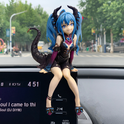 创意汽车摆件恶魔初音手办车载中控台屏幕公仔车内装饰品电脑机箱