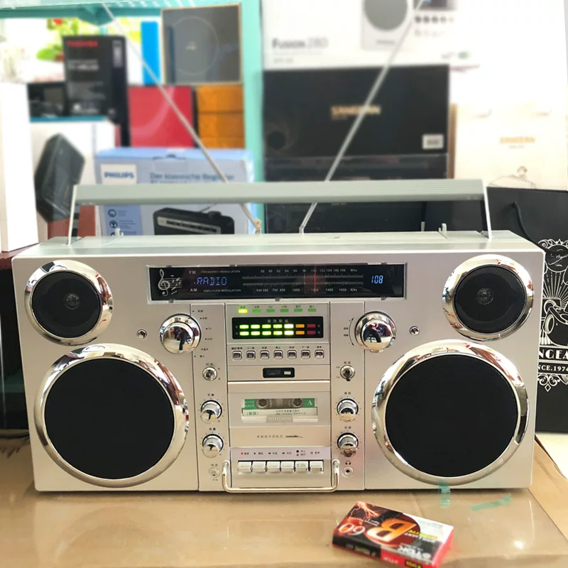 Изготовленная в Германии кассетная машина Boombox ретро радиоплеер Bluetooth аудио CD на открытом воздухе