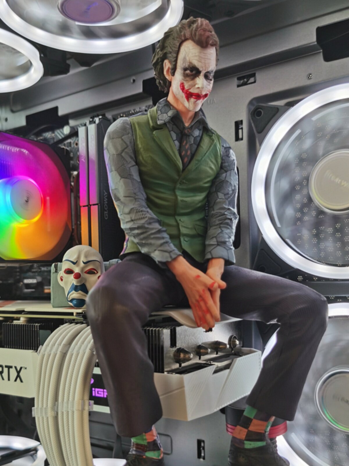 潮流汽车摆件希斯莱杰小丑手办模型雕像电脑机箱装饰品纪念礼物男