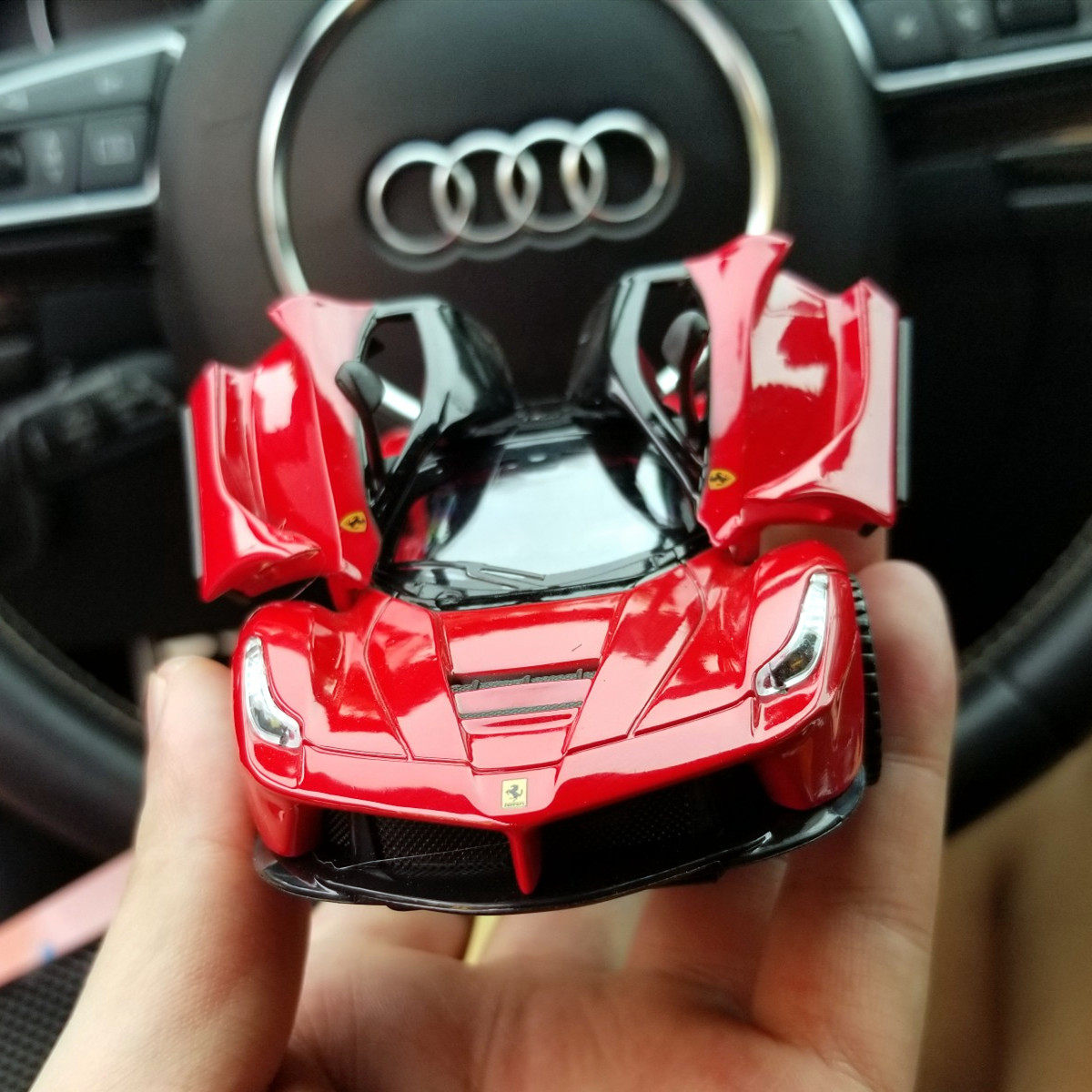 合金仿真模型法拉利汽车摆件车模跑车金属玩具车内中控台装饰用品