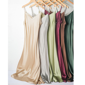 小重磅21姆米真丝法式 V领斜裁桑蚕丝缎面吊带连衣裙收腰长裙子女