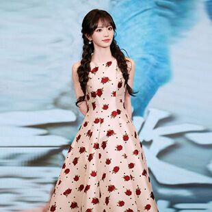 田曦薇明星同款2026法式复古玫瑰连衣裙女气质显瘦无袖背心长裙夏
