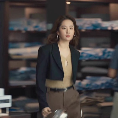 玫瑰的故事刘亦菲黄亦玫同款卡其色镂空挂脖吊带背心修身内搭上衣