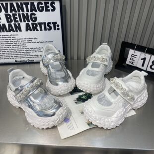 女童运动凉鞋2025夏季薄款儿童鞋子软底休闲鞋镂空透气网面老爹鞋